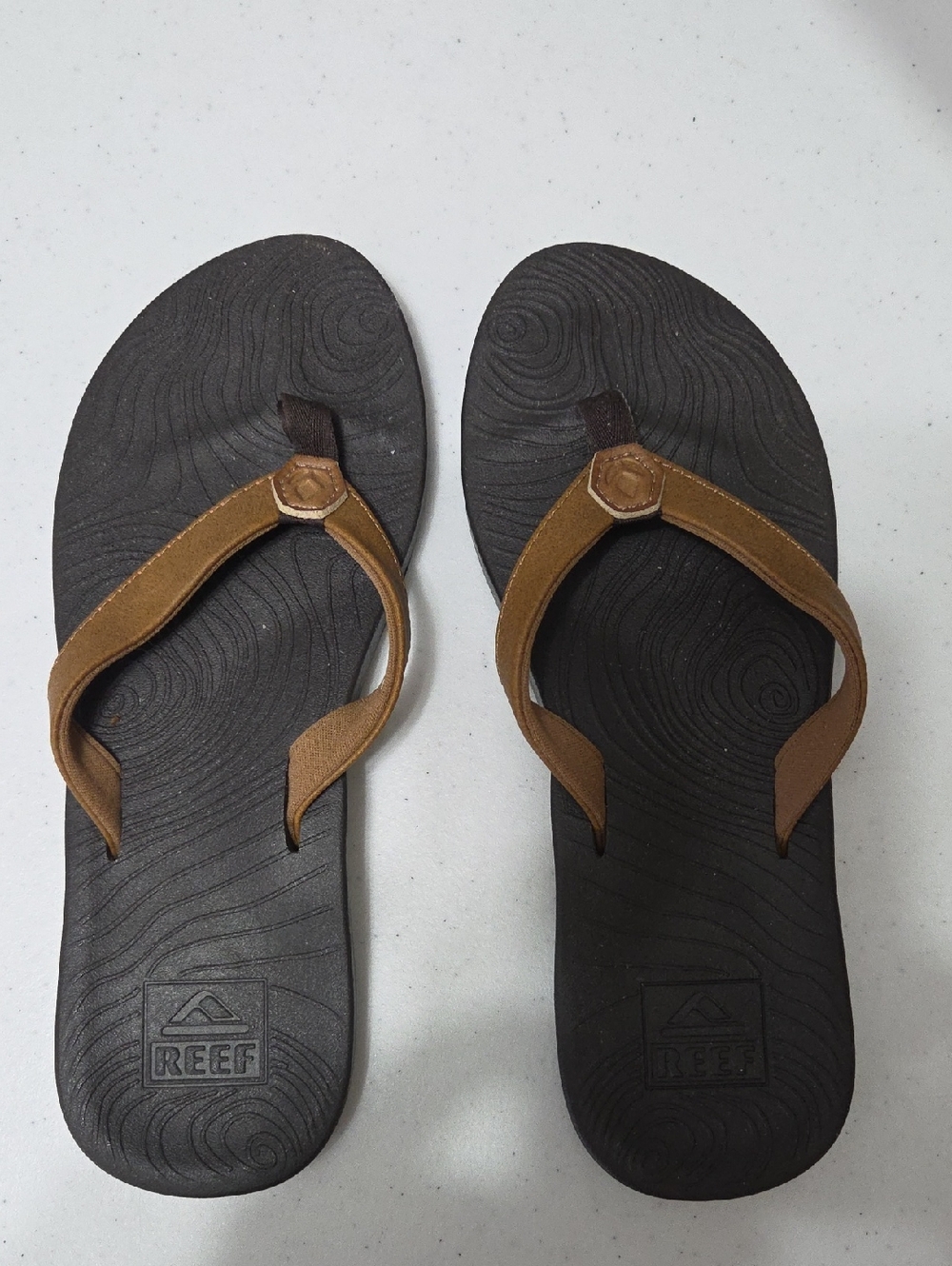 Reef Women's Brown Strap Flip-Flop Sandals with Black Footbed